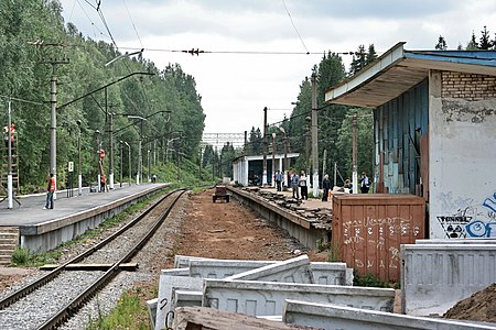 Reparación de andenes en 2007.  Vista hacia st.  Toksovo