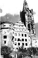Королевский замок в 1945 году после бомбёжек