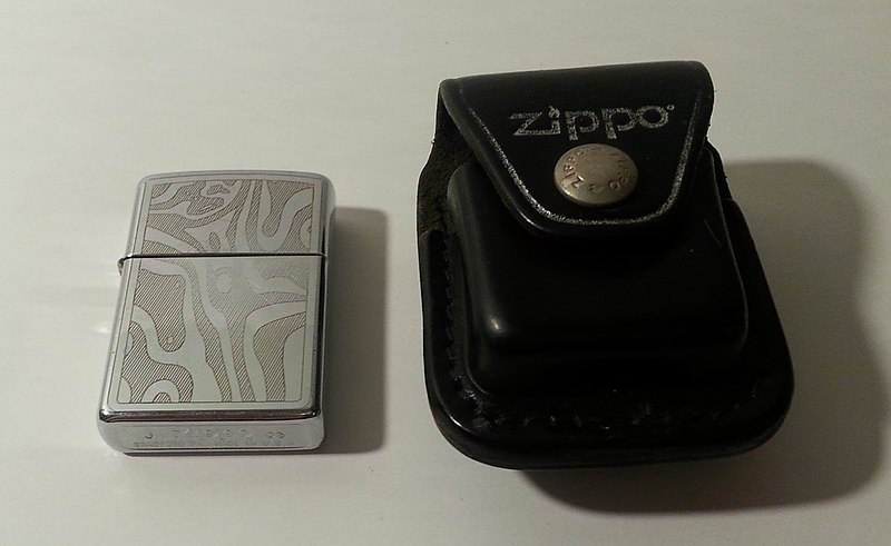 Файл:Zippo s chehlom.jpg