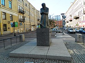 Памятник Ф. М. Достоевскому в Санкт-Петербурге