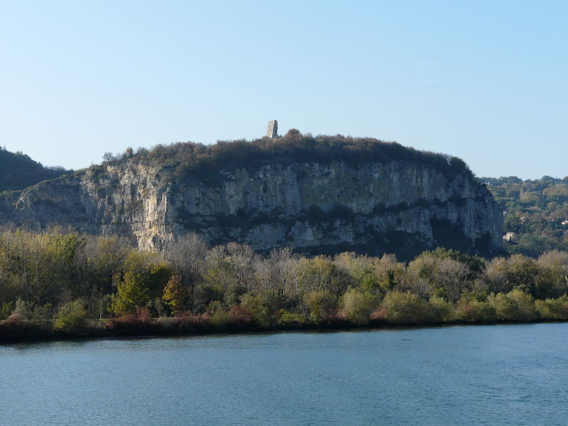 Файл:Rhone river Destroyed Tower on the mountain in Sonyon West Bank.jpg