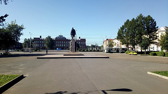 Вид в сторону площади Дерунова