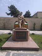 Памятник Самеду Вургуну