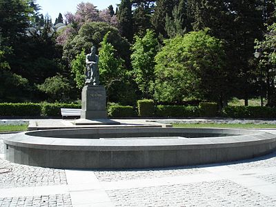 Памятник А. П. Чехову в Приморском парке