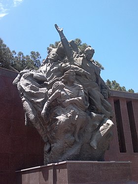 Monument till offren den 20 januari i Baku.jpg