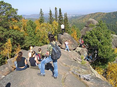 Туристы в национальном парке «Красноярские Столбы»