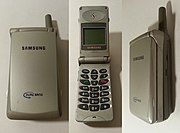 (Samsung A100) Один из первых складных телефонов компании Samsung производства 2000 года