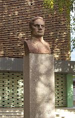 Памятник первому председателю Пензенской ГубЧеКа в 1918-1921 гг. Рудольфу Ивановичу Аустрину (1891-1937)