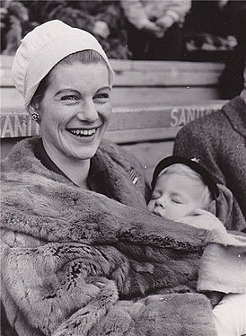 Gundi Bush con su hijo en 1960