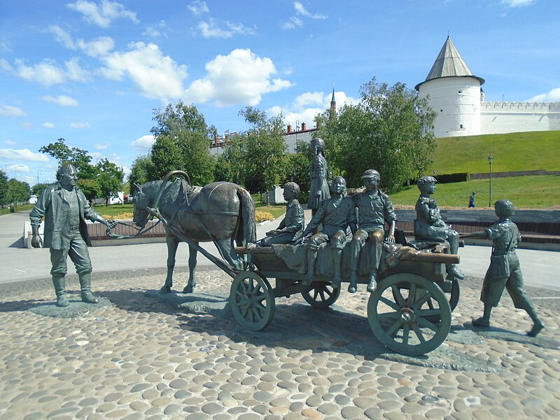 Файл:Philanthropist monument, Kazan (2022-07-05) 01.jpg