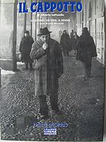 Обложка книги Лино Миччике, посвящённой истории создания фильма «Шинель»