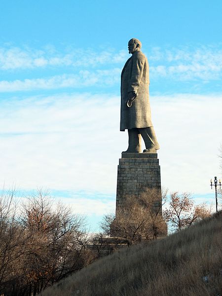 Файл:Lenin Monument.JPG