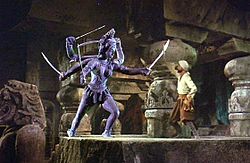 Сцена сражения с ожившей статуей Кали признана одной из лучших сцен Рэя Харихаузена в его карьере.