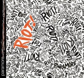 Обложка альбома группы Paramore «Riot!» (2007)