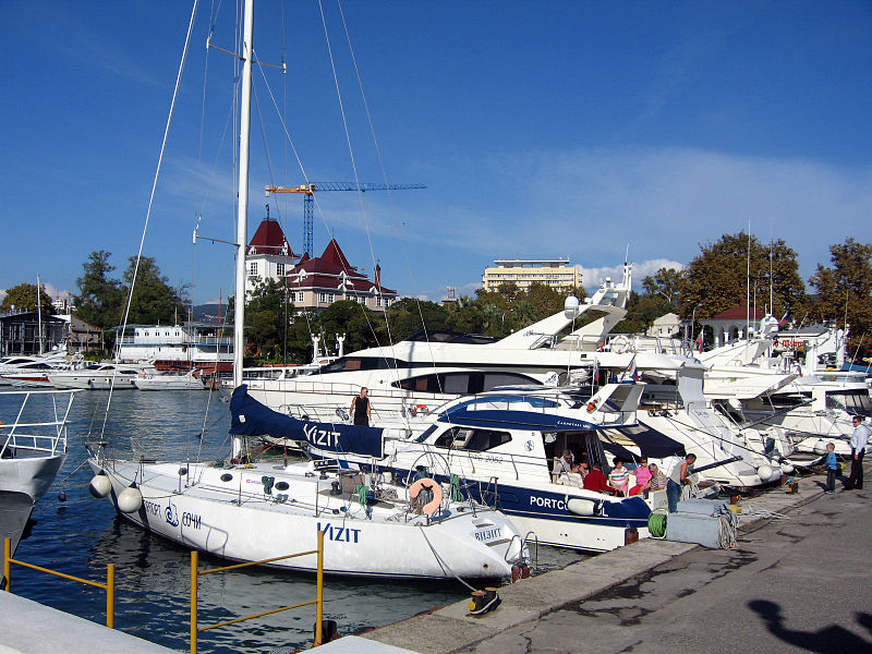 Файл:Morskoy port Sochi Yachts.jpg