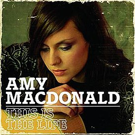 Couverture de l'album d'Amy MacDonald C'est la vie (2007)