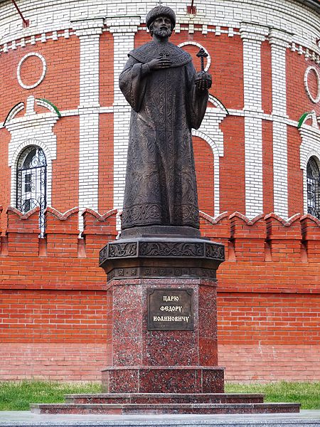 Файл:Monument to Feodor I of Russia in Yoshkar-Ola.jpg