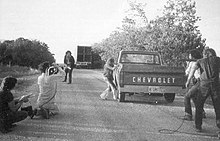 Съёмки последней сцены фильма, в которой выжившая Салли забирается в проезжающую мимо машину и сбегает от Кожаного лица