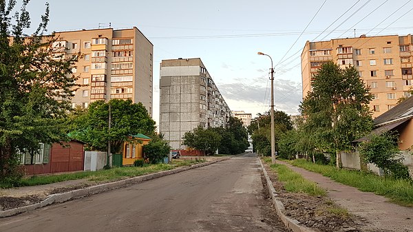 Улица константина. Улица Самострова Чернигов. Улица Игоря Кустова. Дворы Чернигова. Чернигов ул. Самострова 22.