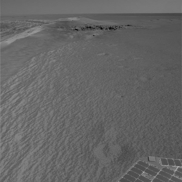 Файл:Sputnik crater Sol 952.jpg