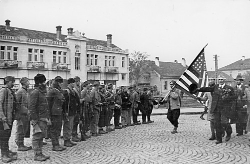 Datoteka:Cetnici u Krusevcu 1944.jpg