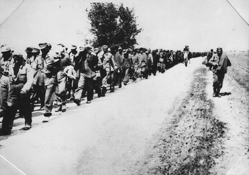 Datoteka:Zarobljeni Nemci Varaždin 1945.jpg