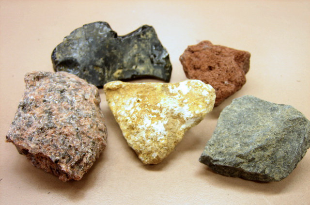 ගොනුව:Igneous Rocks.jpg