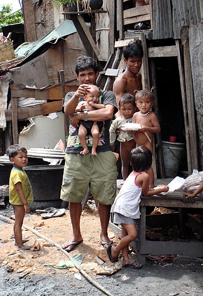 ගොනුව:Slums seen.jpg