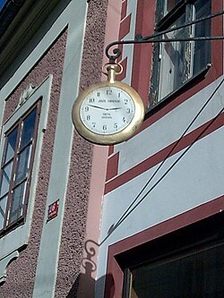 Urar: Oseba, ki izdeluje ali popravlja ure