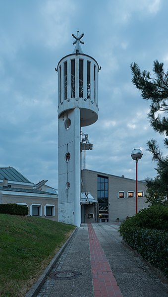 Slika:Salvator church in Nova Gorica 05 (Tournasol7).jpg