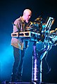 Jordan Rudess duke performuar live