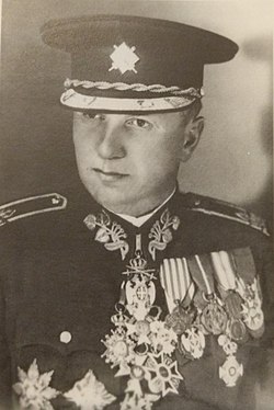 Divizijski general František Melihar, Čeh po nacionalnosti. Melihar je bio nosilac Zlatne medalje za hrabrost iz 1912, a osim nje nosilac je i Ordena Karađorđeve zvezde 2. stepena, Belog orla 3. stepena sa mačevima i bez mačeva, Svetog Save 2. stepena, Jugoslovenske krune 2. stepena, Medalje za vojne zasluge i Albanske spomenice.[51]