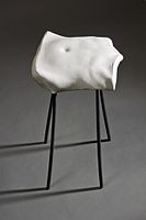 Chair - Interior accessoires serija 2008, porcelan, metal, 20 x30x045 cm / Muzej keramike, Vestervald, Horgrenzhauzen, Nemačka