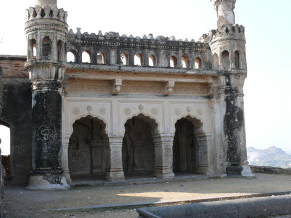 దస్త్రం:Masjid on elgandal 2 galleryfull.jpg