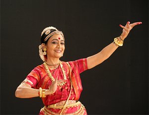 దస్త్రం:Sudharani Raghupathy.jpg