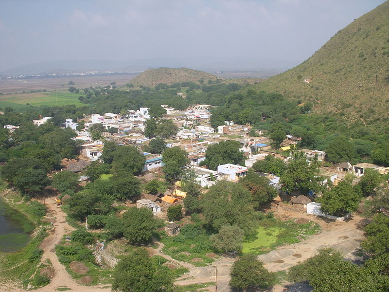 దస్త్రం:Narava village.JPG