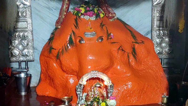 దస్త్రం:Gahesha Idol in Rejintal Ganapathi Temple.jpg