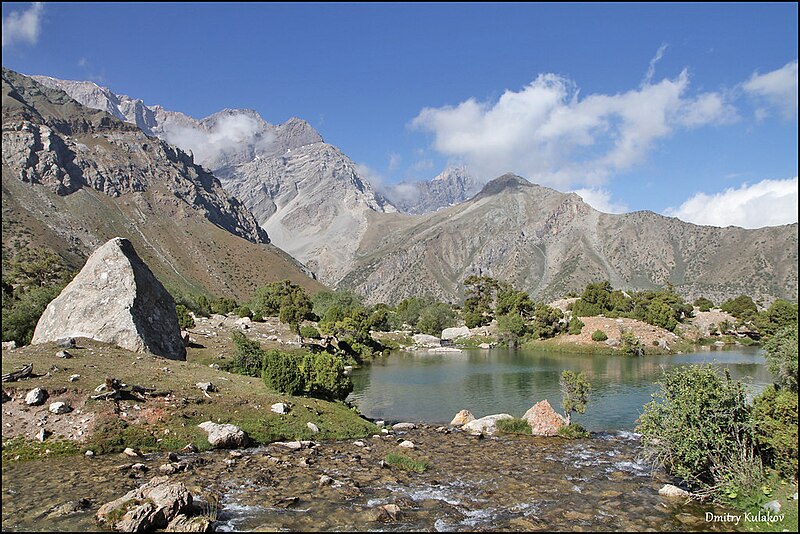 Акс:Tajikistan, Fann Mountains- Kulikalon lakes.jpg