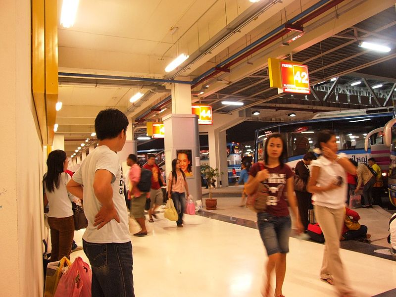 ไฟล์:Place NewBKKSouthernBusTerminal Platform.jpg