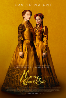 Mary Queen of Scots filminin afişi, baş karakteri arkasında Kraliçe I. Elizabeth ile birlikte gösteriyor. Her iki kadın da benzer bir arka plan rengine karşı sarı elbiseler giyiyor.