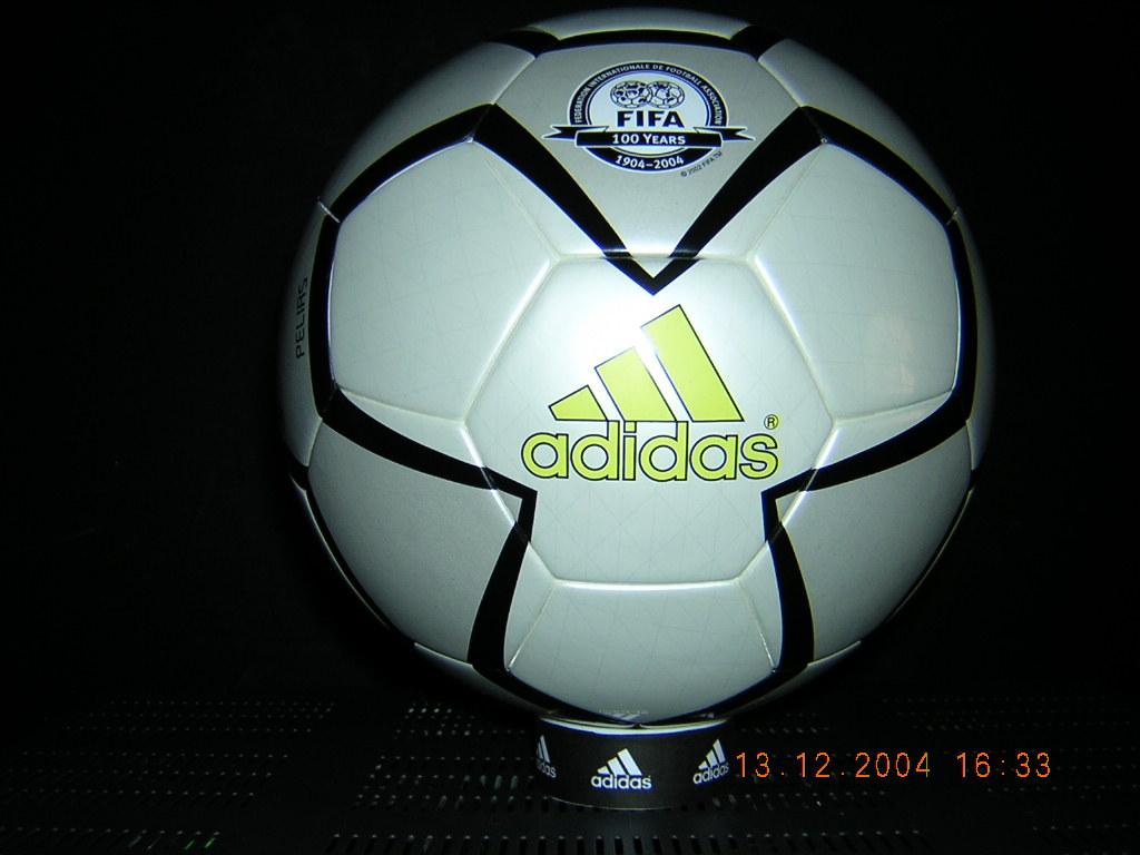 Dosya:Adidas Pelias.jpg - Vikipedi