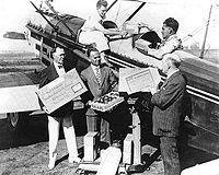 Los Angeles, Kaliforniya'dan Toronto, Ontario, eyaletine Kanada Ulusal Fuarı için avokadonun ilk uluslararası hava yoluyla taşınması