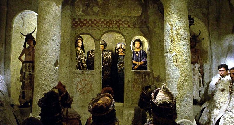 Dosya:Medea 1969 Pasolini film ekran gör.jpg