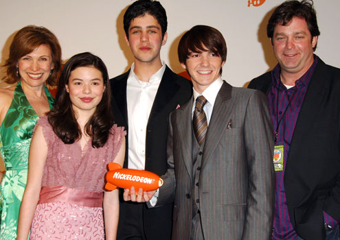 Файл:Drake&JoshCast.jpg