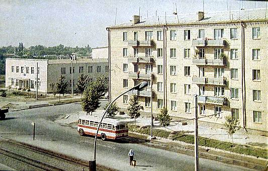 Файл:Ташкент. 1959 рік. Жилмасив Чіланзар. вул. Піонерська.jpg