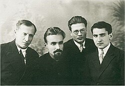 Микола Чеботарьов (крайній зліва) і його учні (зліва направо): Володимир Морозов, Ігор Адо, Наум Мейман