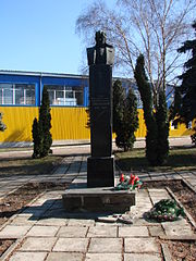 Пам'ятник Ольшевському.JPG