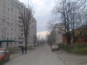 Вулиця Петра Свинаренка на розі з проспектом Ново-Баварським