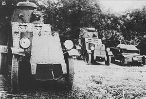 Бронеавтомобілі БА-27 і танкетка Т-27 на інспекторському огляді 45-го механізованого корпусу. УВО. Вересень 1934 р.