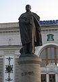 Пам'ятник перед Південним вокзалом станції імені Тараса Шевченка у м. Сміла